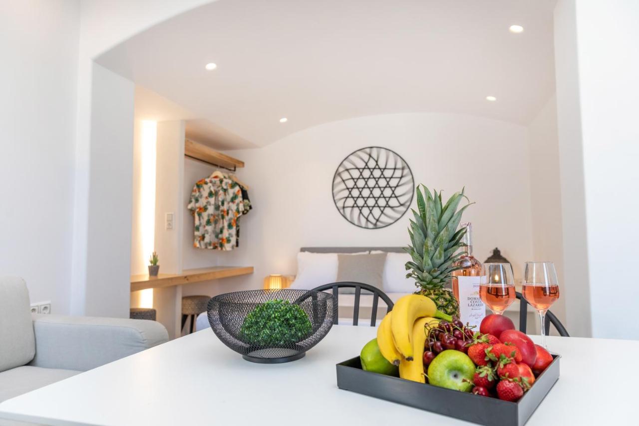 Naxos Downtown Apartments & Suites Naxos City エクステリア 写真